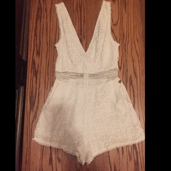 Kendall&Kylie white lace romper