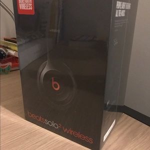 Beats solo 2 Wireless Headphones