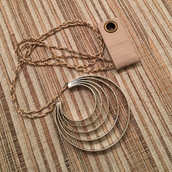 Anthropologie pendant silver hammered necklace