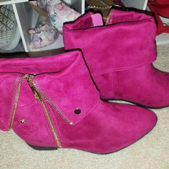 Purple faux suede booties - Picture 2 of 4