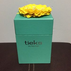 tieks box and flower
