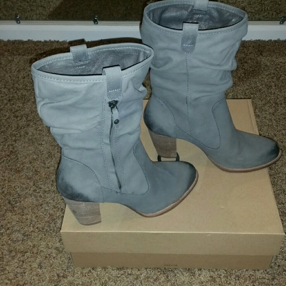 8.5 "W Dayton" Uggs!