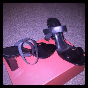 Tamara Mellon Black Open Toed Heels 👠