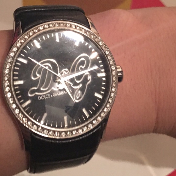 Ladys D&G watch black dial, normal wear