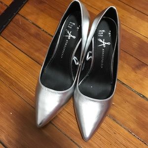 Silver pumps