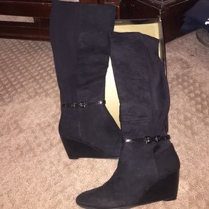 High shaft wedge black boot