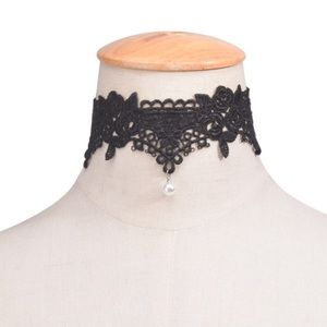 NEW💓 Lace Choker Pattern Pearl Urban Outfitters