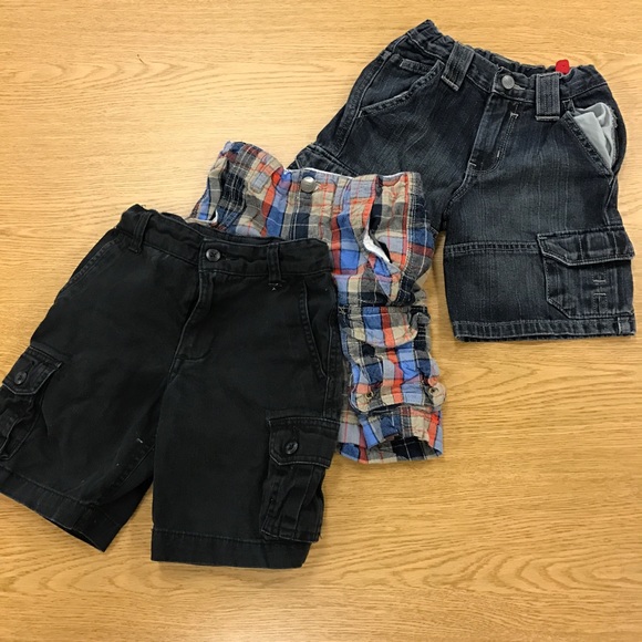 🎉SALE 🎉 Bundle of 3 boys shorts (Size 5)