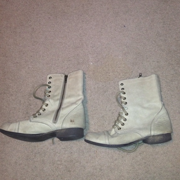 Steve Madden Troopa Combat boots- off white/cream