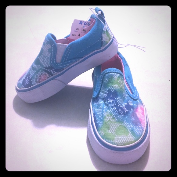 NWT super cute toddler sneakers! 😻😻