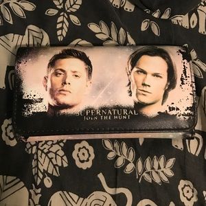 Hot topic "supernatural" trifold wallet