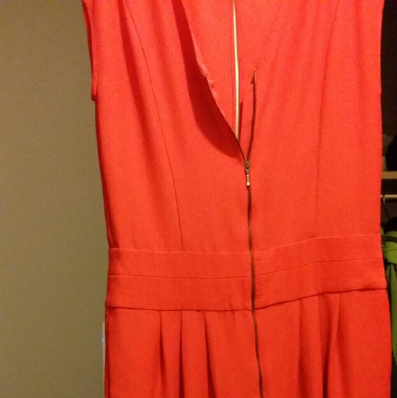 A Red jumper - Picture 2 of 4