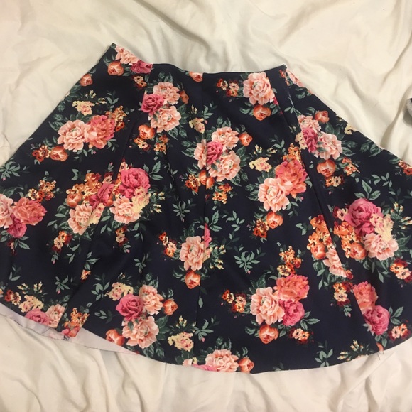 Floral skater skirt that has never been worn