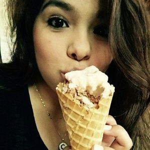 Meet your Posher, Crystal