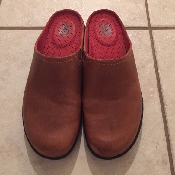 Crocs leather cobbler