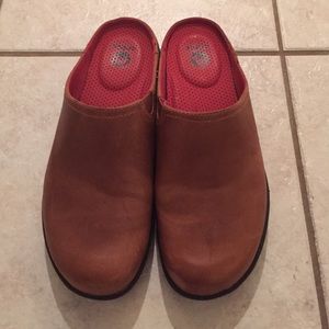 Crocs leather cobbler