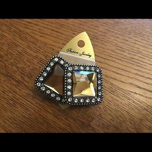 AUCTION PRICE👩🏻‍⚖️ Topaz Clear Rhinestone Square Pierced Earrings