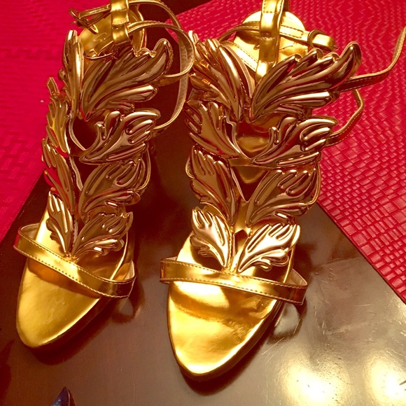 wing heels