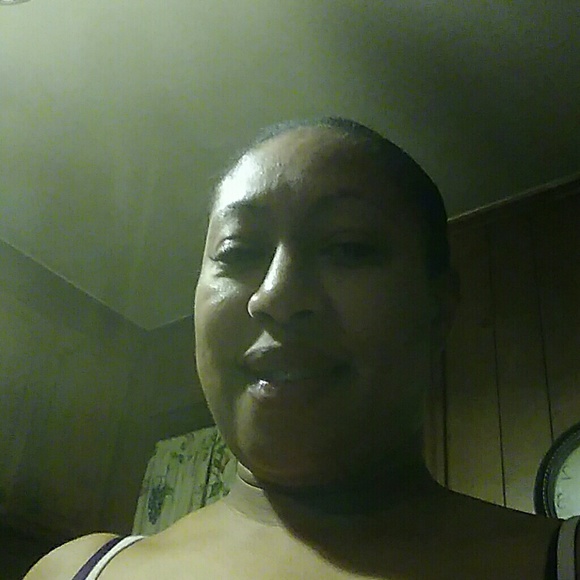 Meet your Posher, Lasandra - Picture 1 of 1