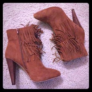 NWT Steve Madden fringe booties! (6.5)
