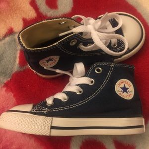 Toddlers converse