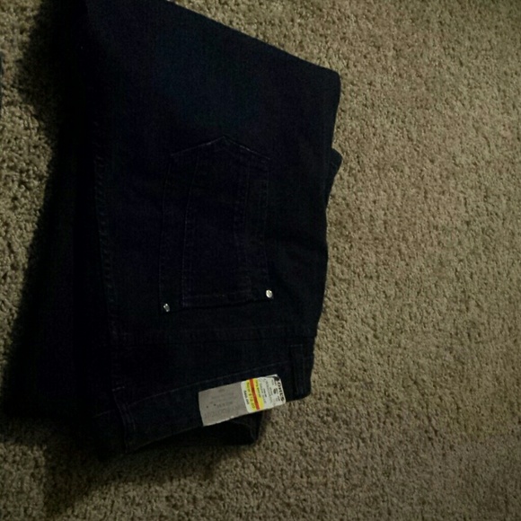 A stylish pair of Jennifer Lopez jeans!