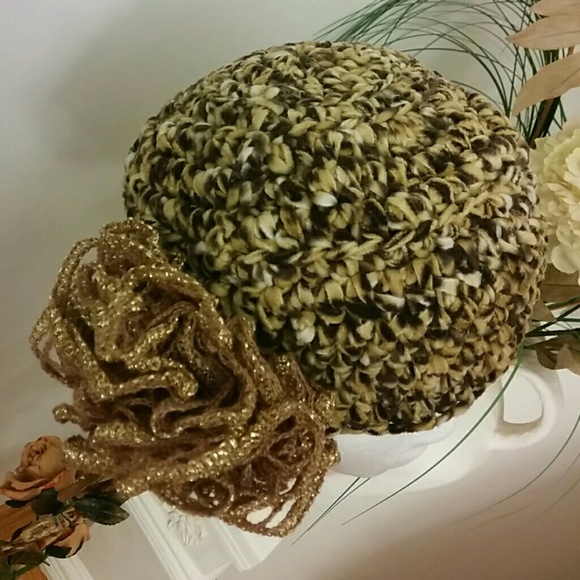 SOLD NEW HANDMADE ANIMAL PRINT FLEECE HAT - Picture 4 of 4