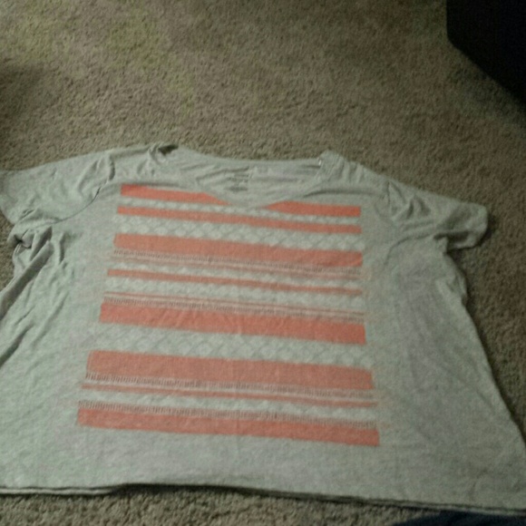 Comfortable and stylish t-shirt!