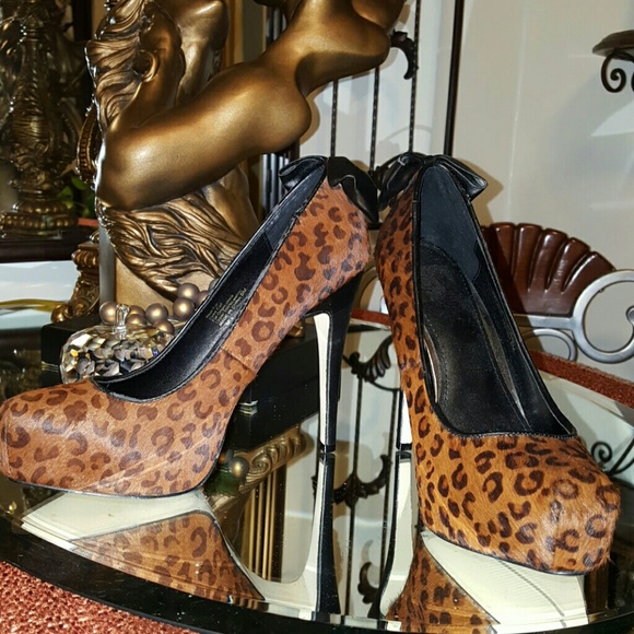 NWOT Dolce Vita Animal  Print Heels
