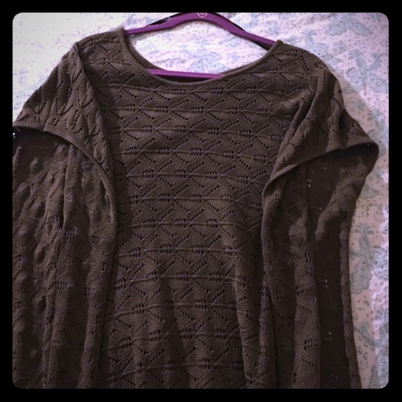 🌟Brown short sleeved form fitting sweater🌟