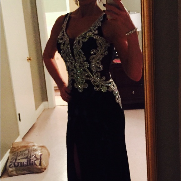 Dress - Picture 2 of 4