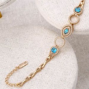 18 K gold color,Main stone aqua marina