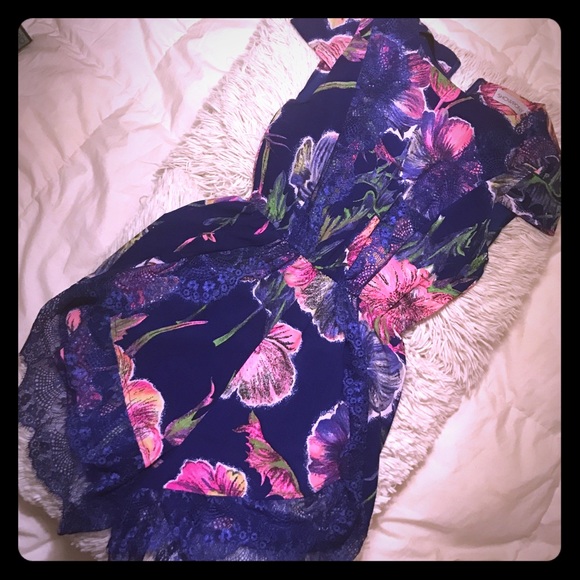SIZE 8 | SHOWPO FLORAL LACE ROMPER