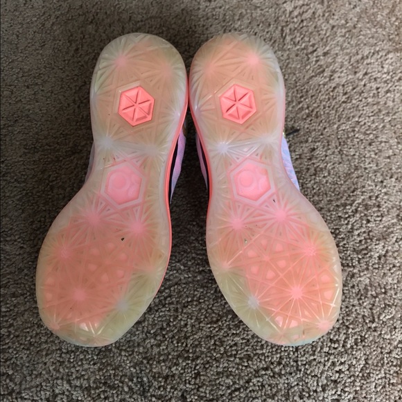 SOLD! KD vi Elite Sneakers - Picture 4 of 4