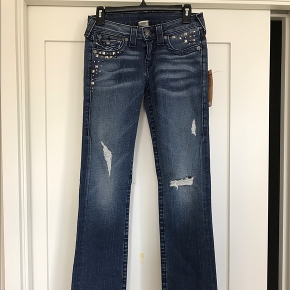 💥 Reduced NWT True Religion Distressed stud Jeans