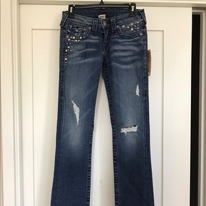 💥 Reduced NWT True Religion Distressed stud Jeans