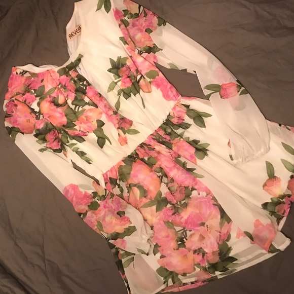 SIZE 8 | LONG SLEEVED FLORAL ROMPER