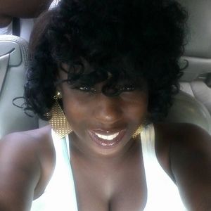 Meet your Posher, Sharee