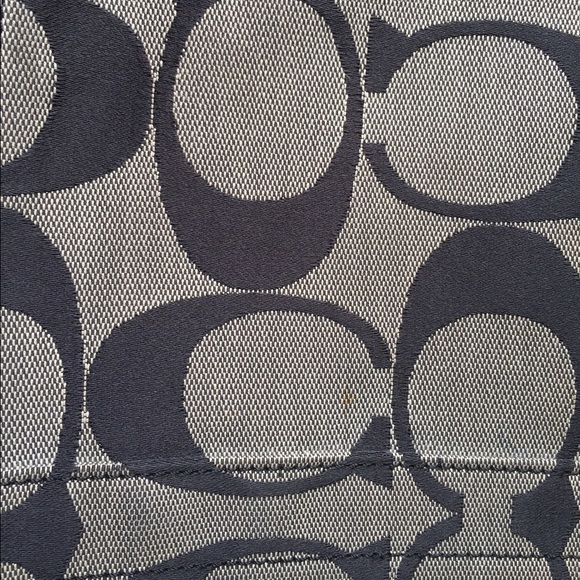 Signature Coach shoulder bag - Picture 2 of 3