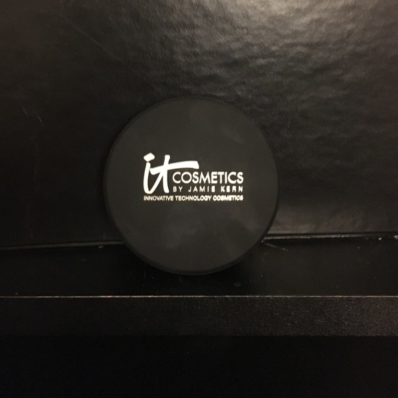 IT Cosmetics Celebration Foundation