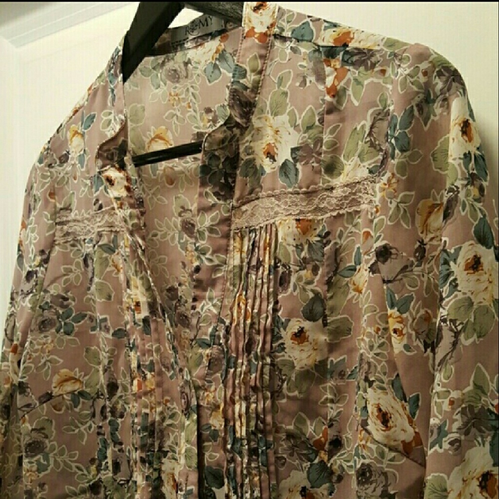 ⛔SOLD⛔ Dusty purple rose shirt - Picture 5 of 7