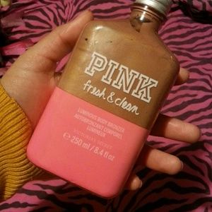 Pink vs fresh & clean body bronzer