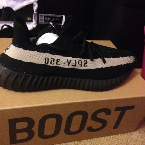Yeezy Boost 350 Black/White