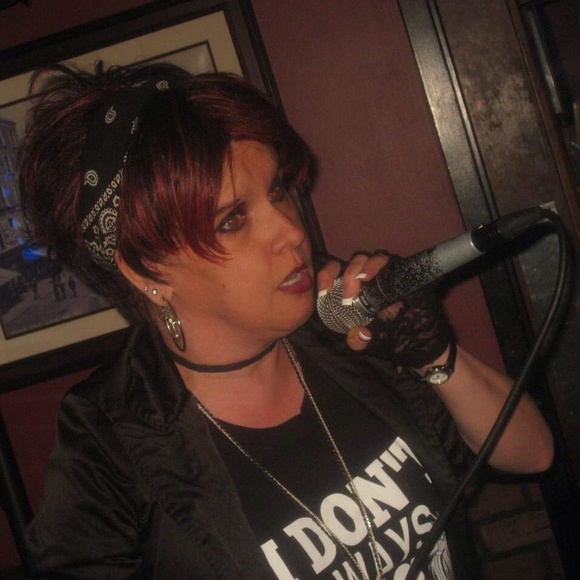 Meet your Posher, Deborah - Picture 1 of 1