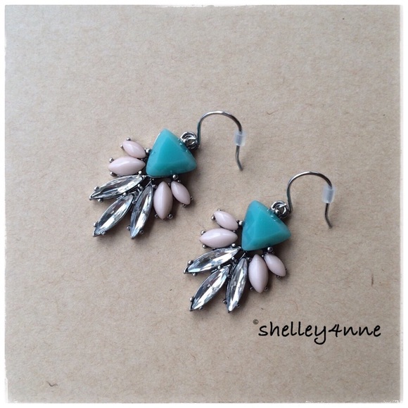 Chloe + Isabel Jewelry - Palm Royals Drops