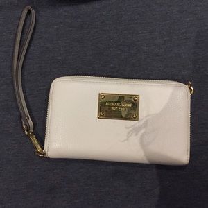 Michael Kor's Wallet/Phone Case