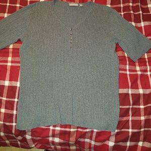 Short sleeve sweater
