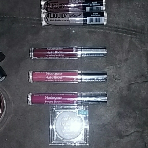 Neutrogena hydro boost. Lip treatment lip shine
