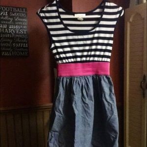 NWOT Cute Dress size Small, by Belle Du Jour