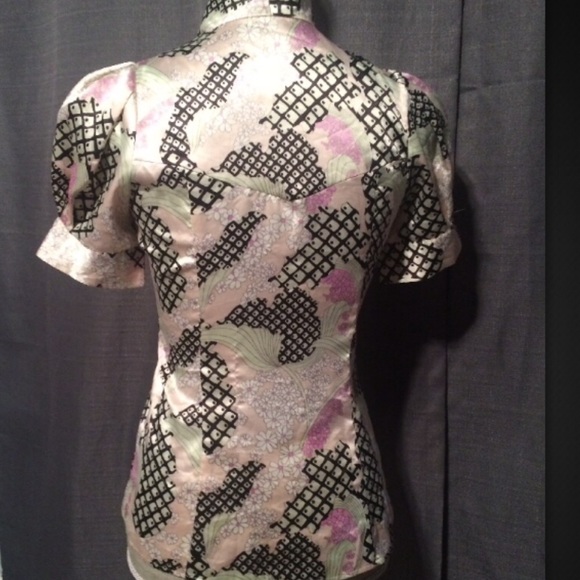 BCBG MAXAZRIA SILK Blouse excellent condition! XS - Picture 4 of 4